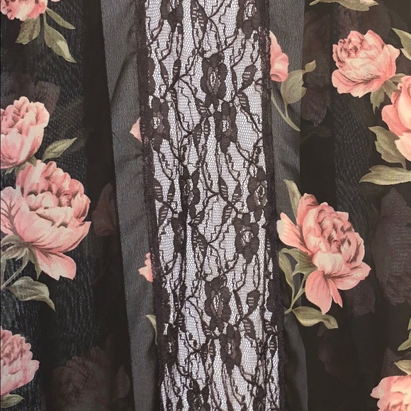 Floral Cape - Picture 5 of 5